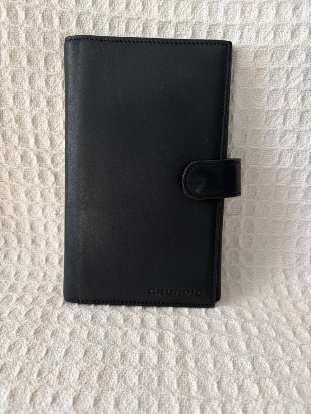 Grundig Black Tri-Fold Leather Executive Traveller Wallet/Card Holder/Organizer